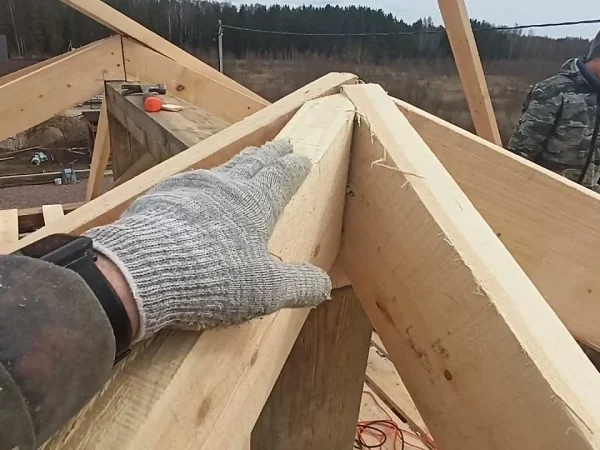 Монтаж вальмовой стропильной крыши от профессионалов